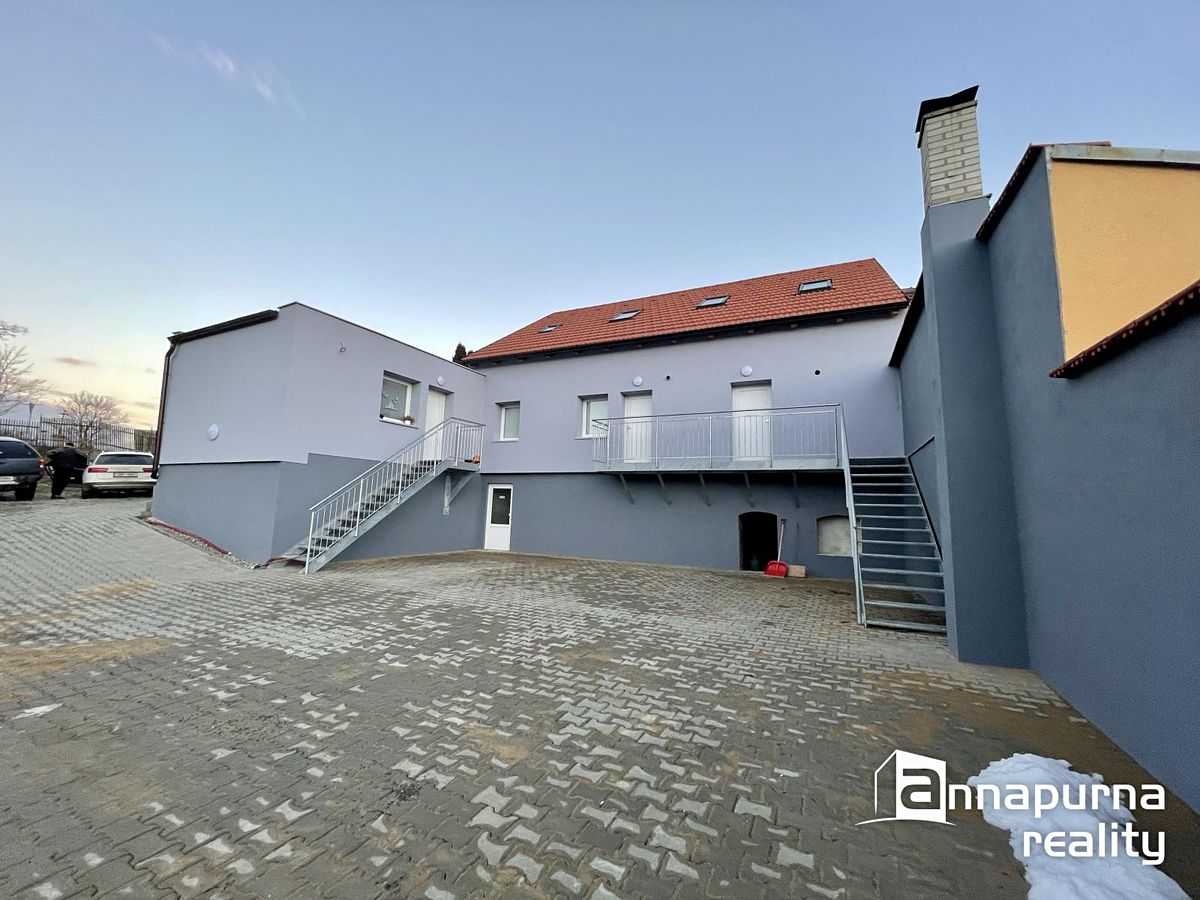 Pronájem bytu 1+kk 28 m²