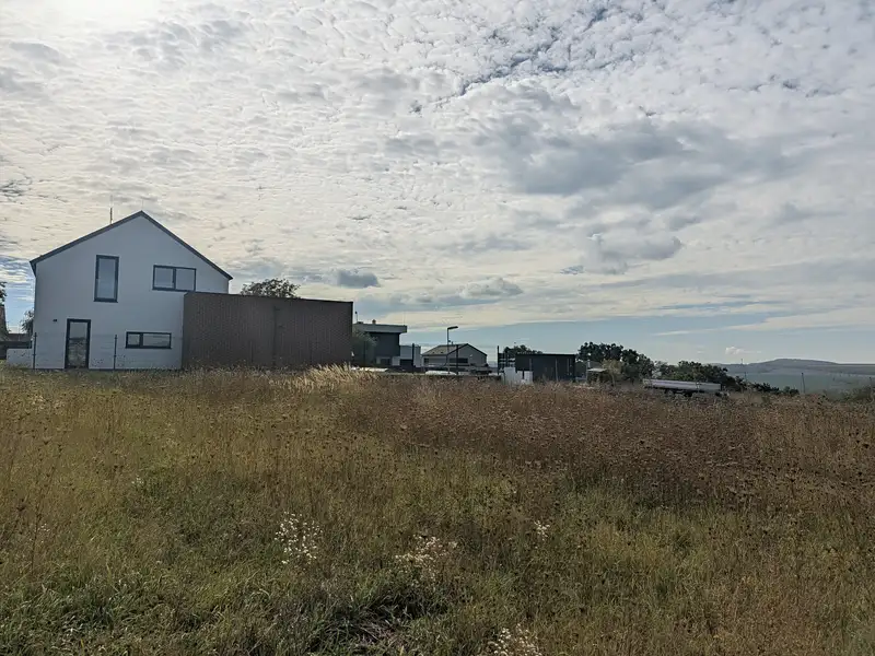 Prodej stavebního pozemku 824 m², Větrušice – náhled fotky 2
