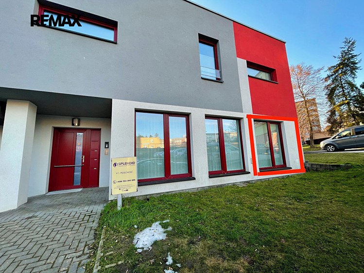Pronájem komerčního prostoru, 12 m² (1 z 5)