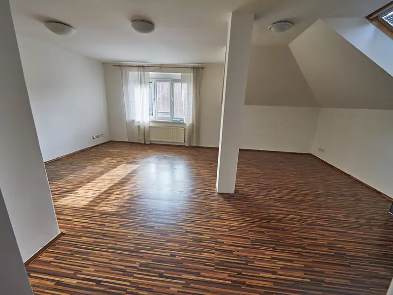 Pronájem bytu 2+kk 86 m², Praha – náhled fotky 2