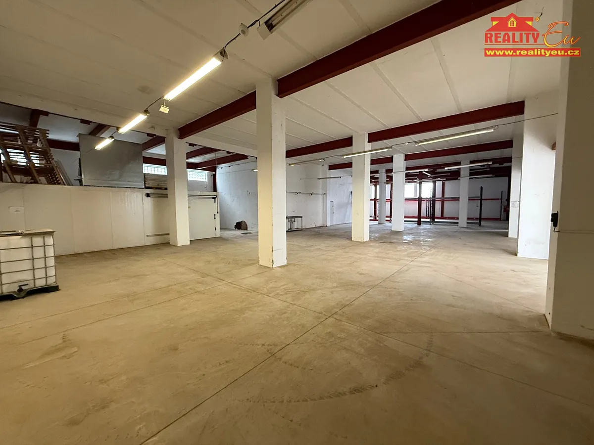 Pronájem skladového prostoru 850 m²