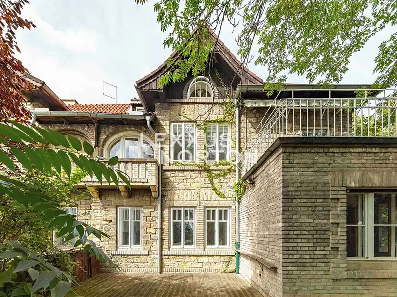 Prodej rodinného domu 324 m², pozemek 546 m², Praha – náhled fotky 2