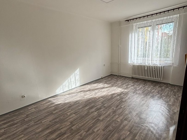 Pronájem bytu 1+kk, 24 m² (1 z 7)