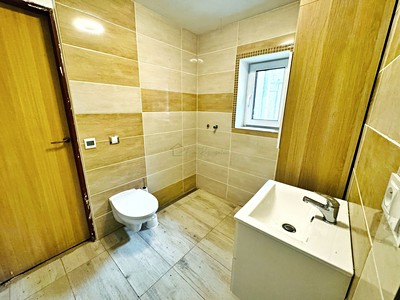 Pronájem komerčního prostoru, 37 m² (3 z 5)