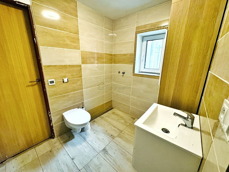 Pronájem komerčního prostoru, 37 m² (3 z 5)