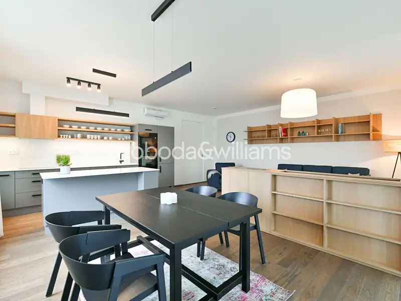 Pronájem bytu 4+kk 156 m², Praha – náhled fotky 2