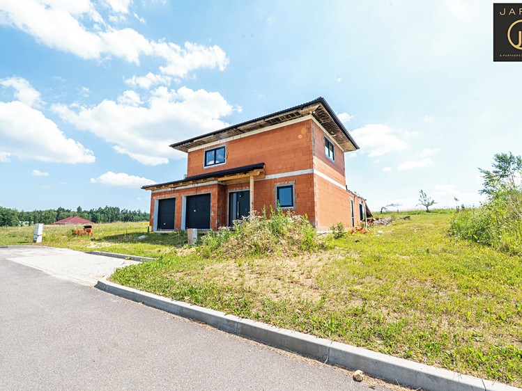 Будинок на продаж, 235 м² (1 з 30)