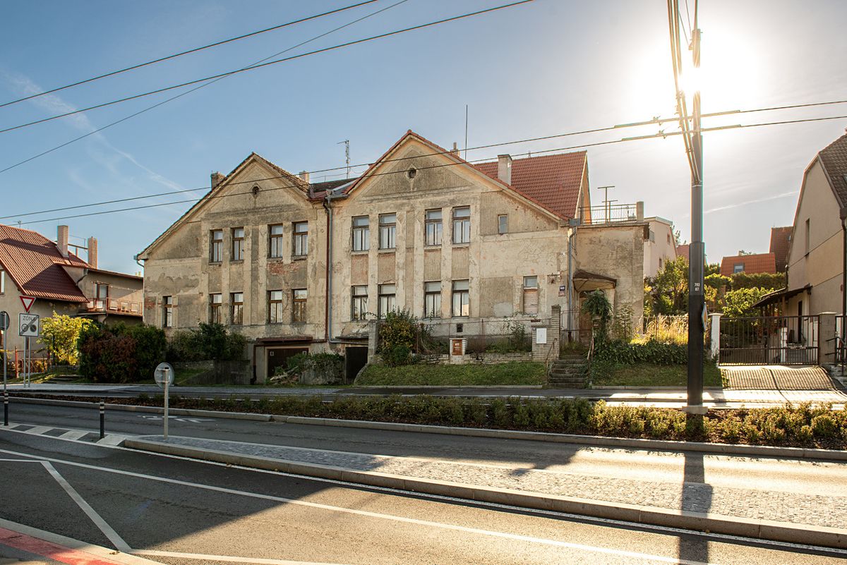 Prodej vily 300 m², pozemek 460 m², Praha – fotka 1 z 3