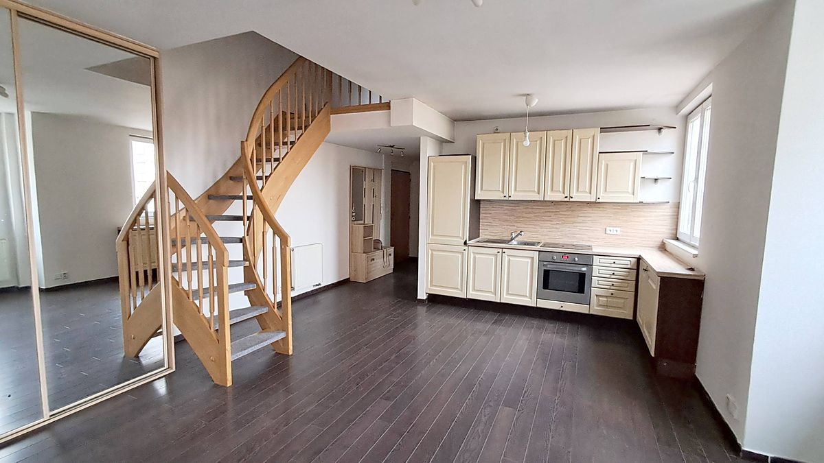 Pronájem bytu 1+kk 50 m², Praha – fotka 1 z 3