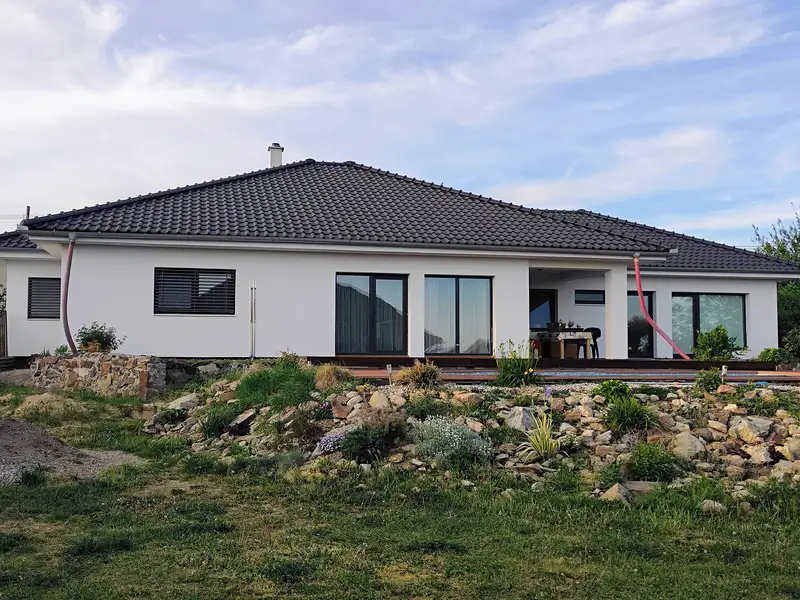 Prodej rodinného domu 362 m², pozemek 1641 m², Strachotice – náhled fotky 3