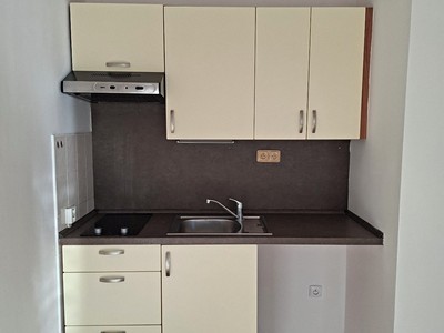 Квартира 1+kk в оренду, 35 м² (3 з 11)