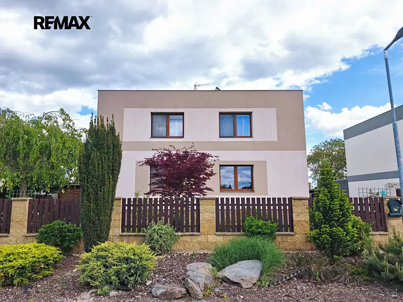 Pronájem bytu 4+1 95 m², Nová Ves – náhled fotky 1