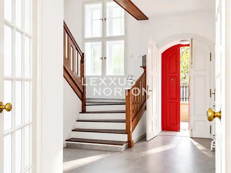 Prodej rodinného domu 324 m², pozemek 546 m², Praha – náhled fotky 3