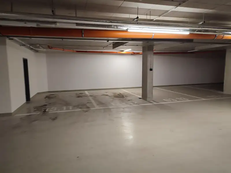 Pronájem garážového stání 12 m², Olomouc – náhled fotky 3