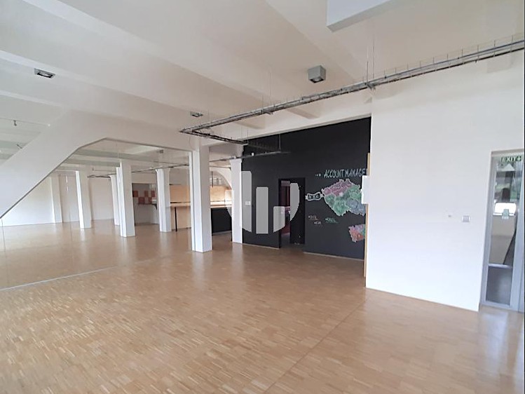 Pronájem komerčního prostoru, 288 m² (7 z 10)