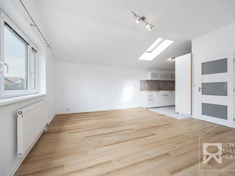 Prodej bytu 2+kk 50 m², Vestec – náhled fotky 3
