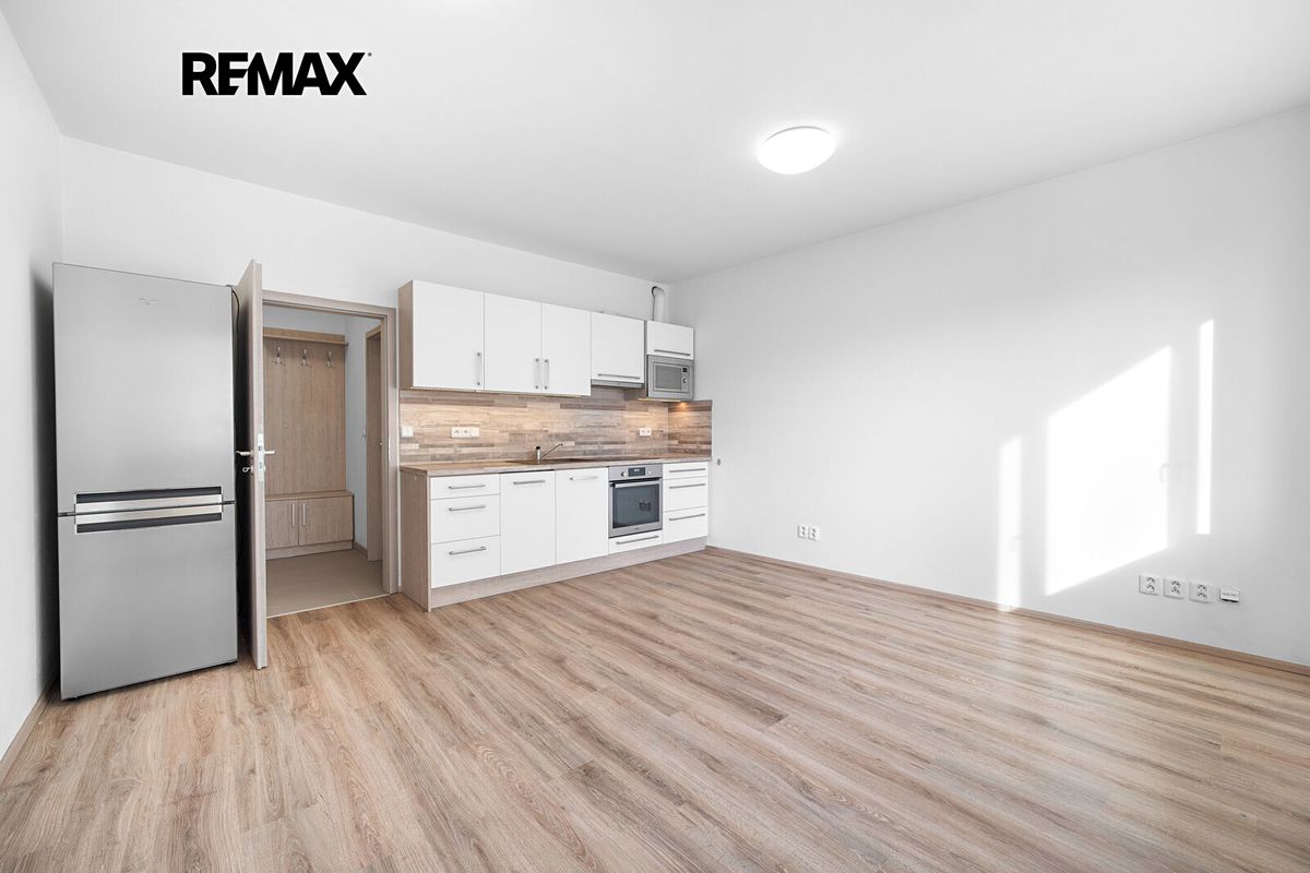 Pronájem bytu 1+kk 28 m²