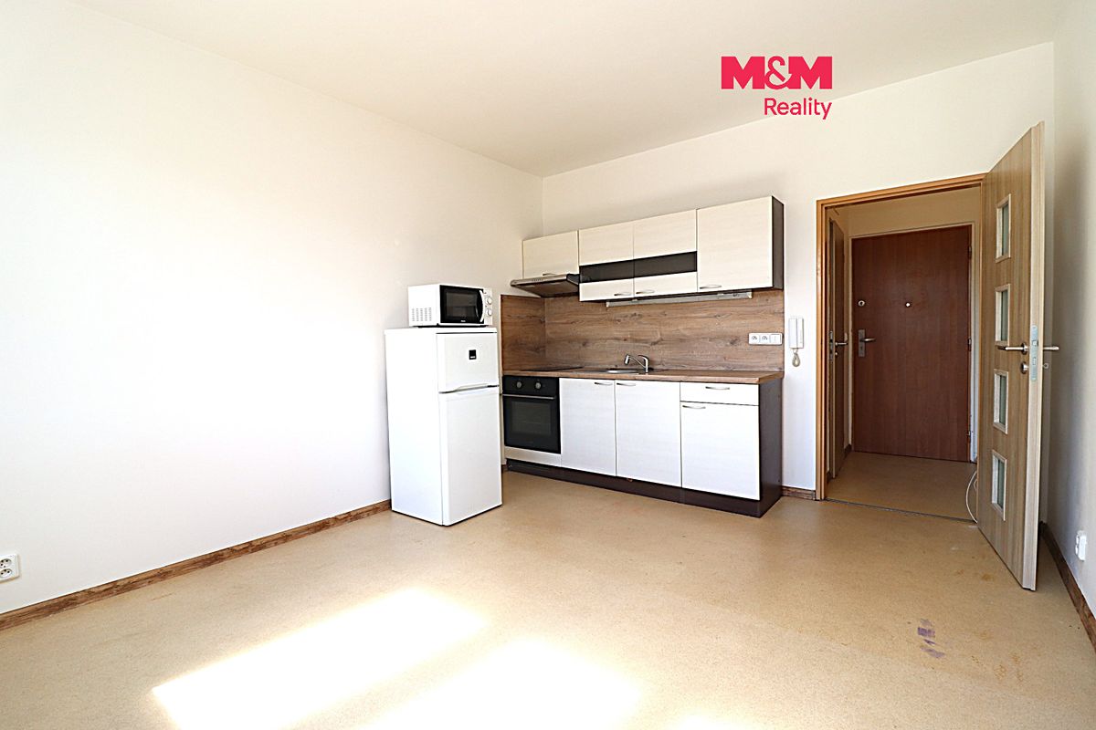 Pronájem bytu 1+kk 19 m², Chodov – fotka 1 z 3