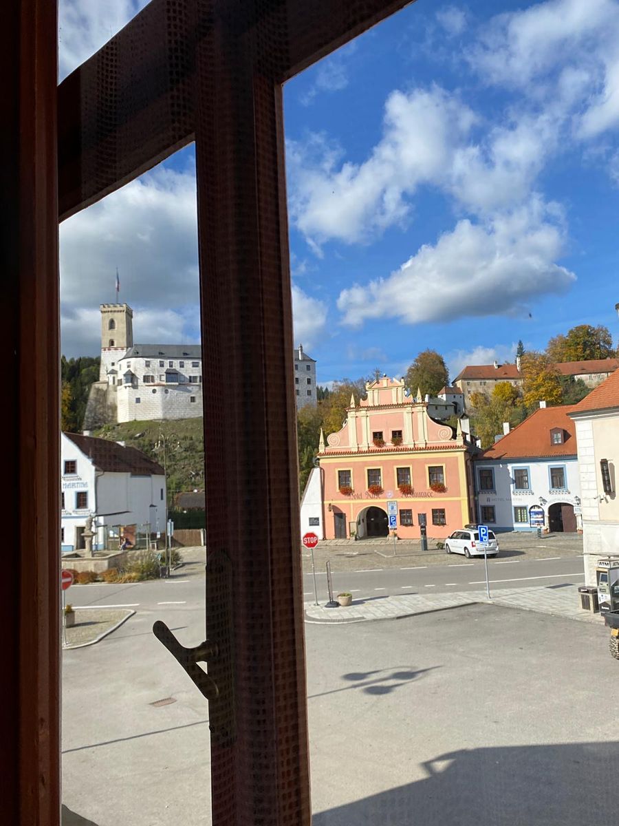 Pronájem bytu 1+kk 50 m², Rožmberk nad Vltavou – fotka 1 z 3