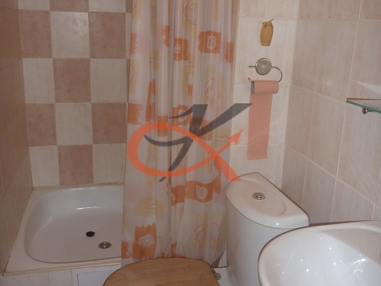 Квартира 1+kk в оренду, 28 м² (4 з 8)