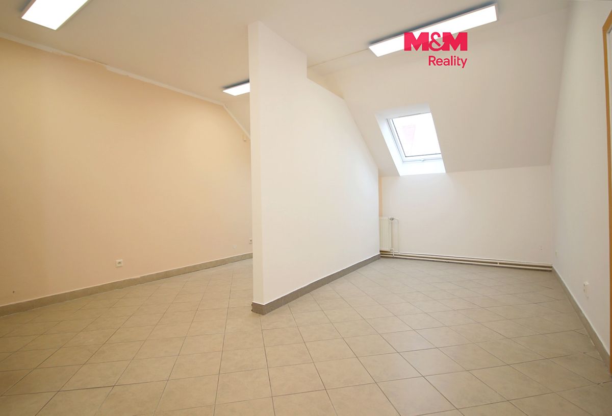 Pronájem obchodního prostoru 24 m², Chlumec nad Cidlinou – fotka 1 z 3