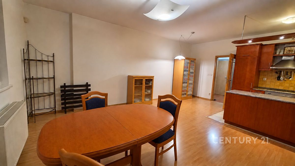 Pronájem bytu 4+kk 89 m²