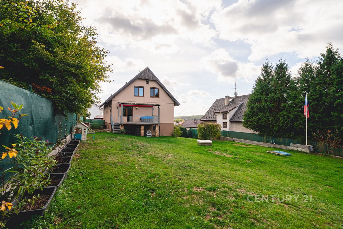 Prodej rodinného domu 131 m², pozemek 792 m², Trnová – fotka 1 z 3