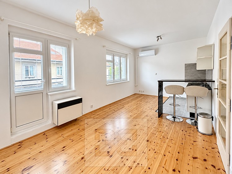 Квартира 1+kk в оренду, 44 м² (9 з 15)