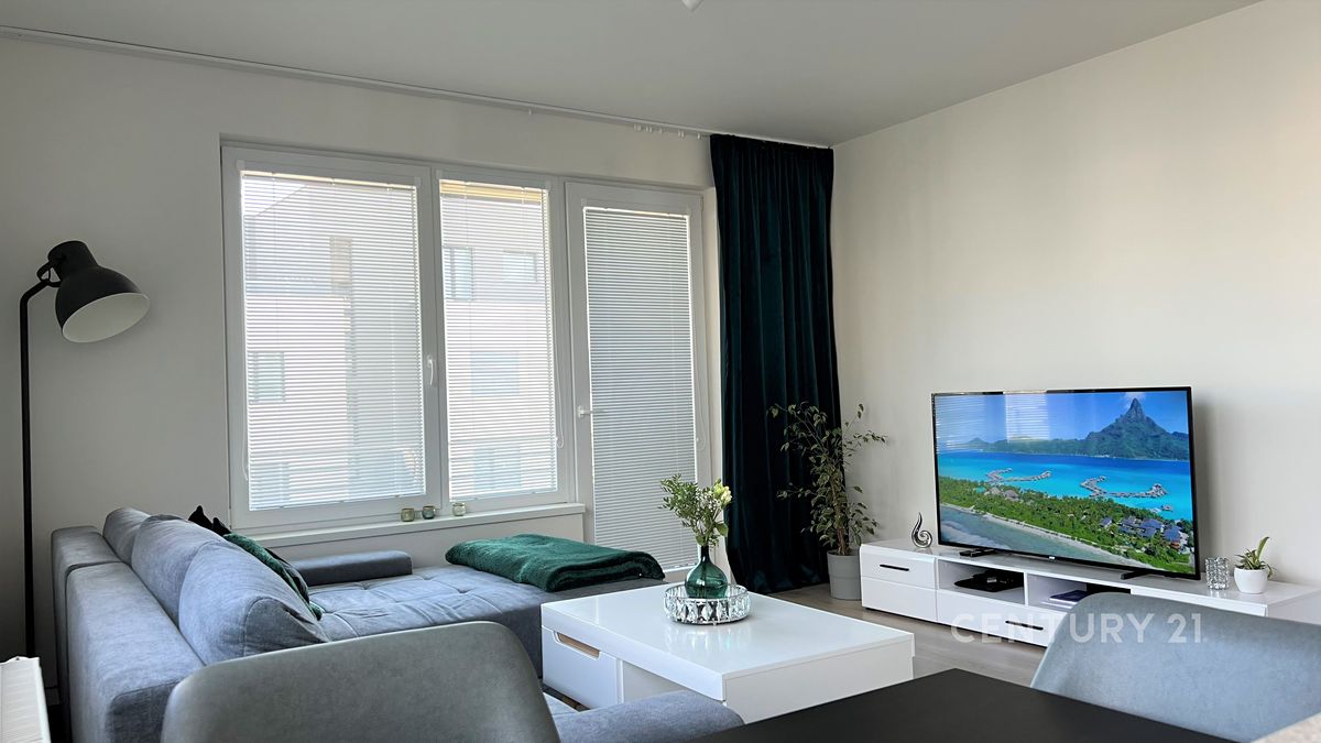 Pronájem bytu 2+kk 56 m² – fotografie 4