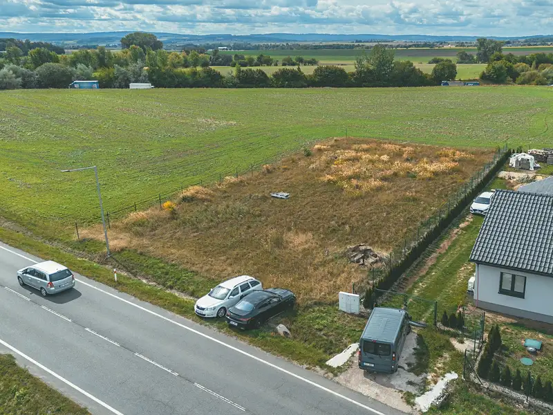 Prodej stavebního pozemku 1297 m², Mikulovice – náhled fotky 3