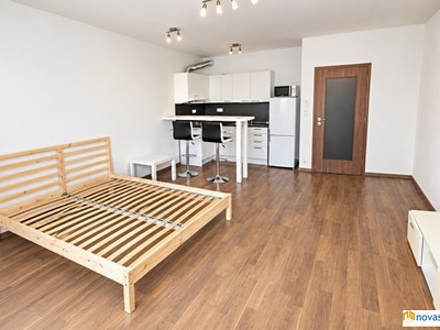 Pronájem bytu 1+kk, 37 m² (3 z 11)