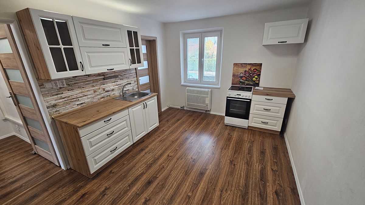 Pronájem bytu 2+1 51 m², Klášterec nad Ohří – fotka 1 z 3