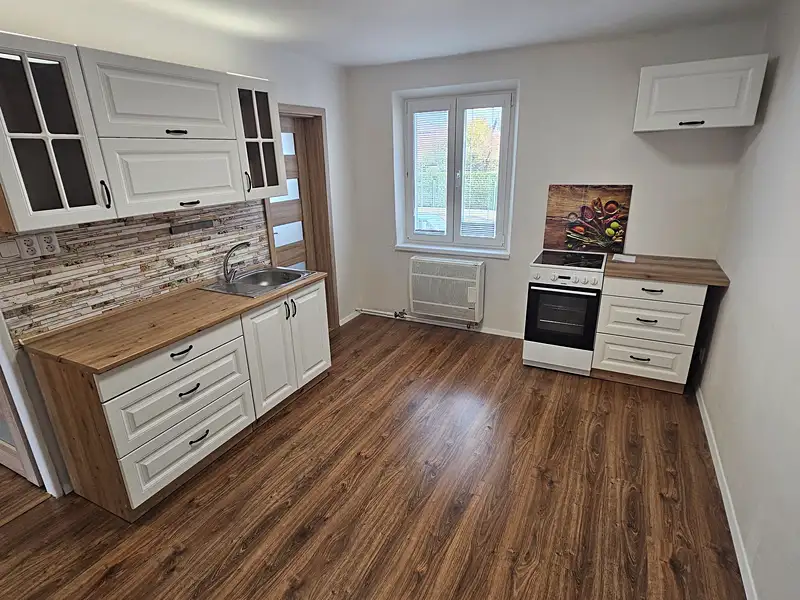 Pronájem bytu 2+1 51 m², Klášterec nad Ohří – náhled fotky 1