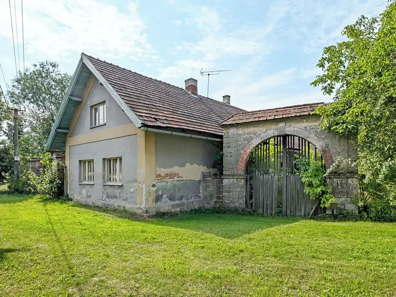 Prodej zemědělské usedlosti 335 m², pozemek 2763 m², Veliš – náhled fotky 1