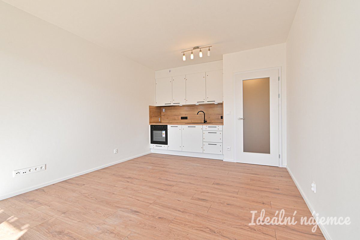 Pronájem bytu 1+kk 27 m²