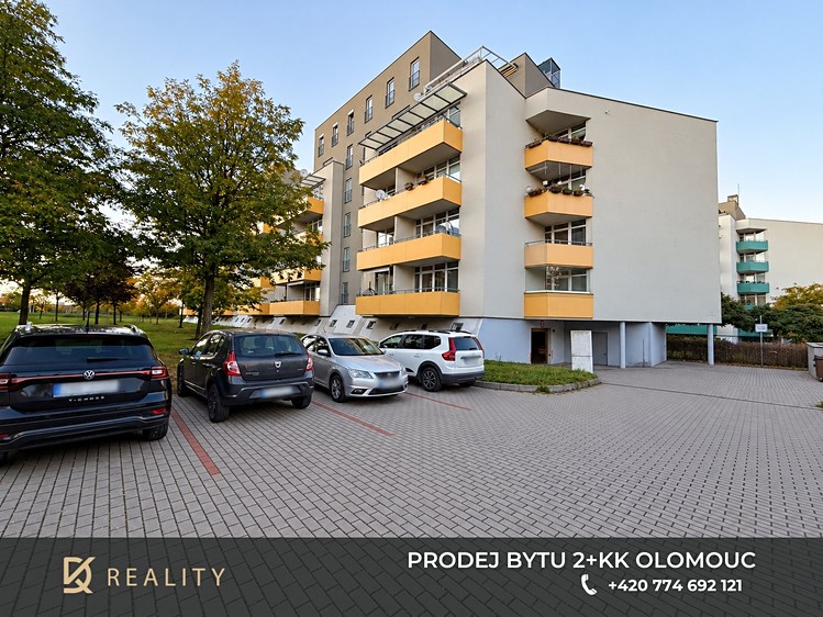 Prodej bytu 2+kk, 61 m² (1 z 15)