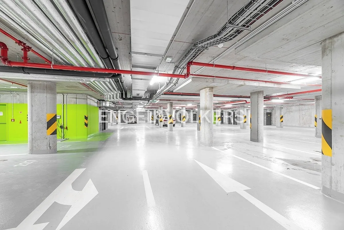 Pronájem garážového stání 12 m²