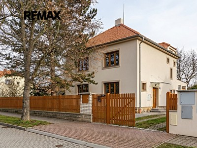Haus zum Kauf, 235 m² (2 von 57)