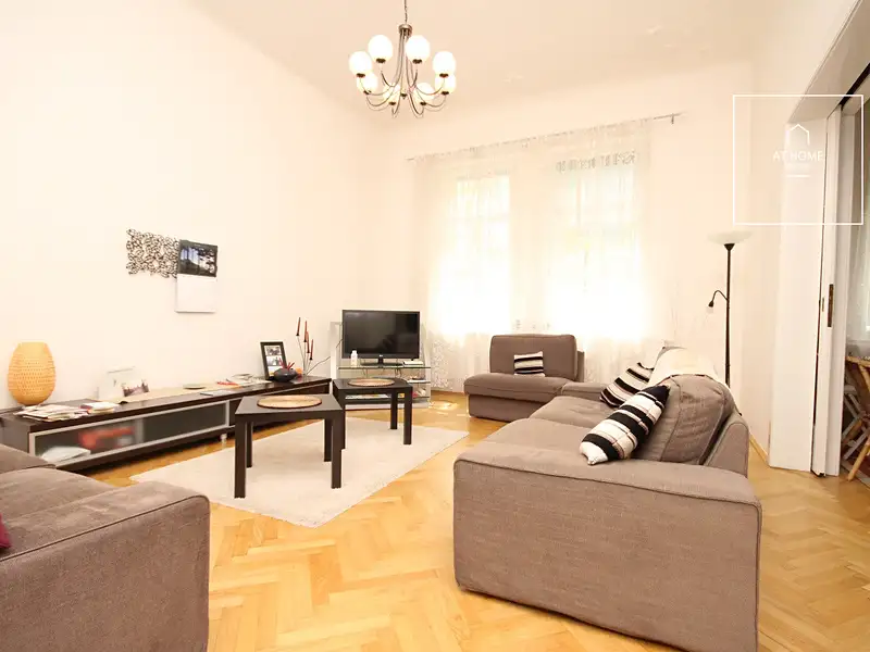 Pronájem bytu 3+1 108 m², Praha – náhled fotky 1