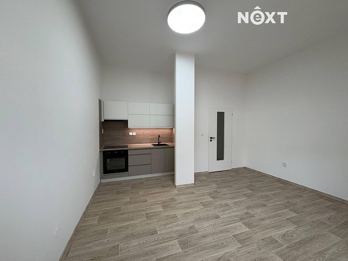 Pronájem bytu 1+kk 28 m²