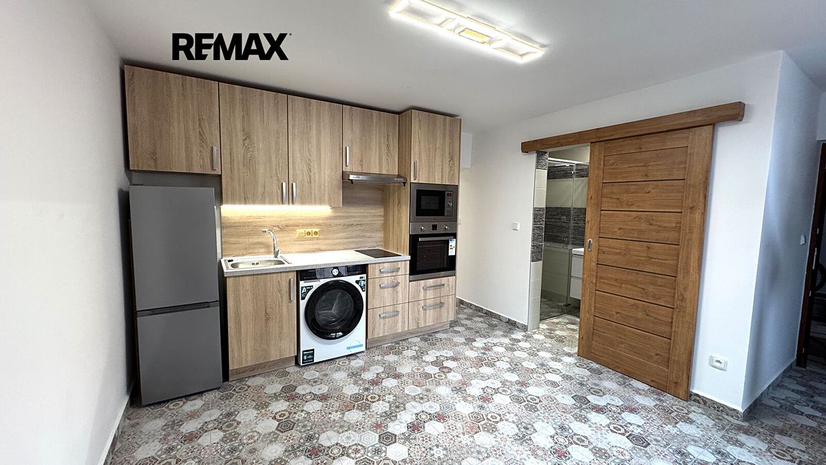 Pronájem bytu 1+kk 28 m²