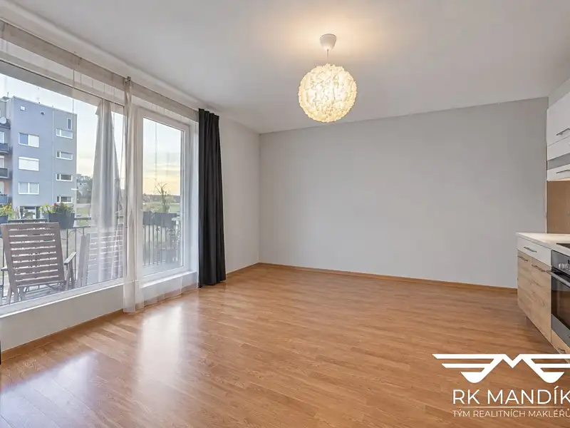 Pronájem bytu 1+kk 30 m², Hostivice – náhled fotky 1