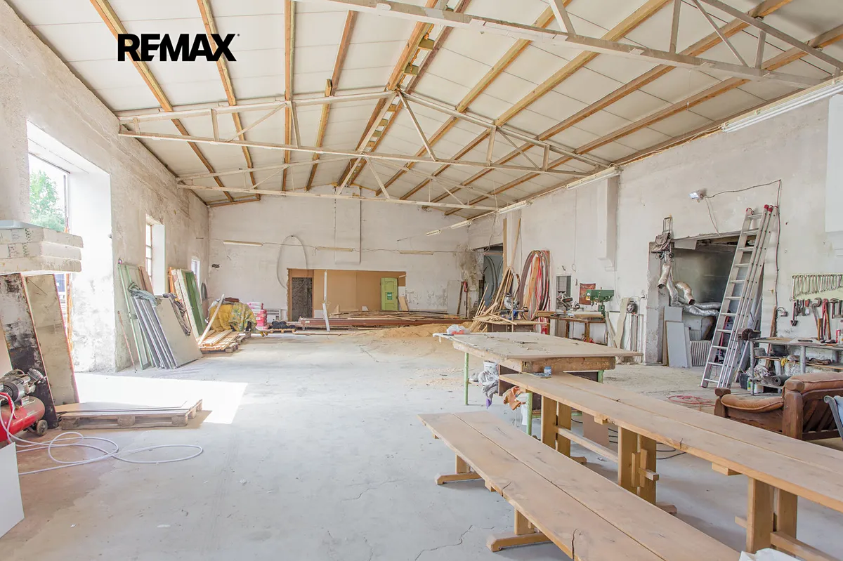 Pronájem výrobní haly, prostoru 300 m²