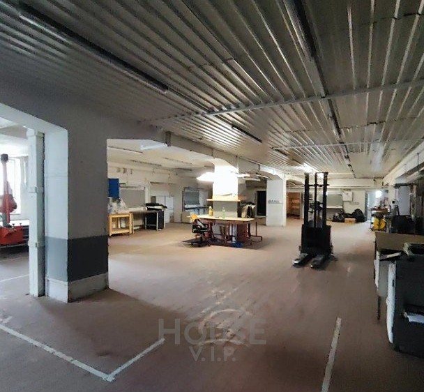 Prodej komerčního prostoru, 1 800 m² (9 z 20)