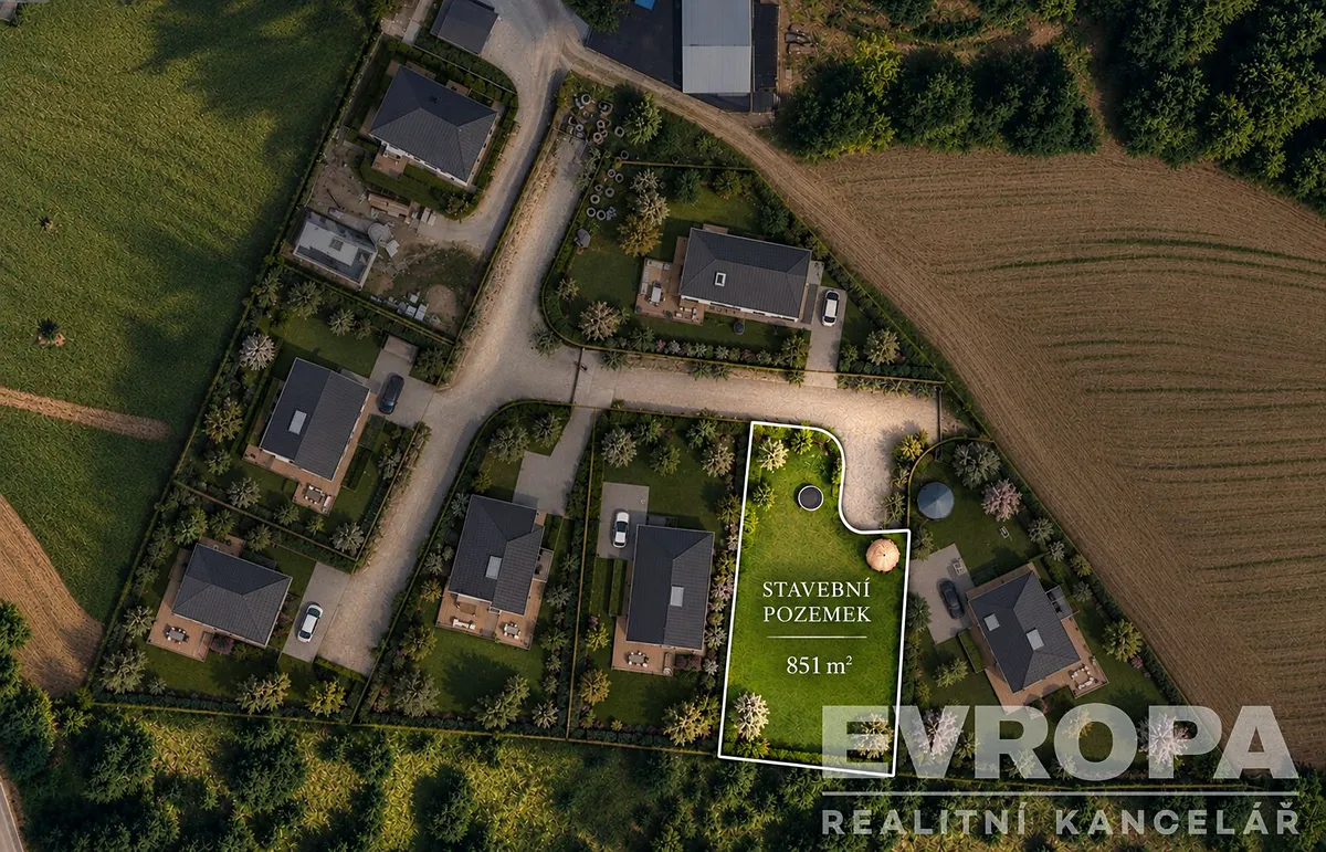 Prodej stavebního pozemku 851 m²