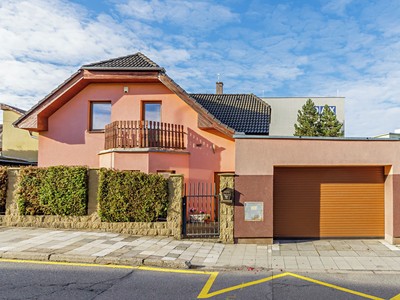 Prodej  rodinného domu 140 m², pozemek 284 m²
