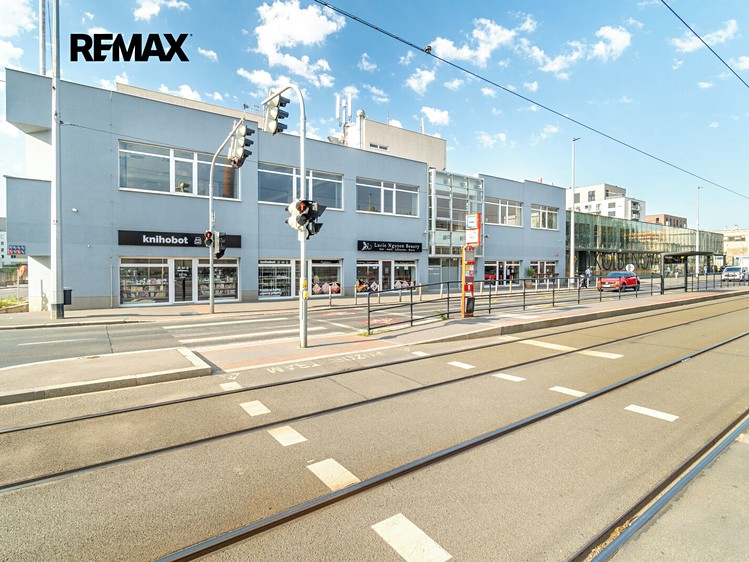 Pronájem komerčního prostoru, 2 800 m² (3 z 25)