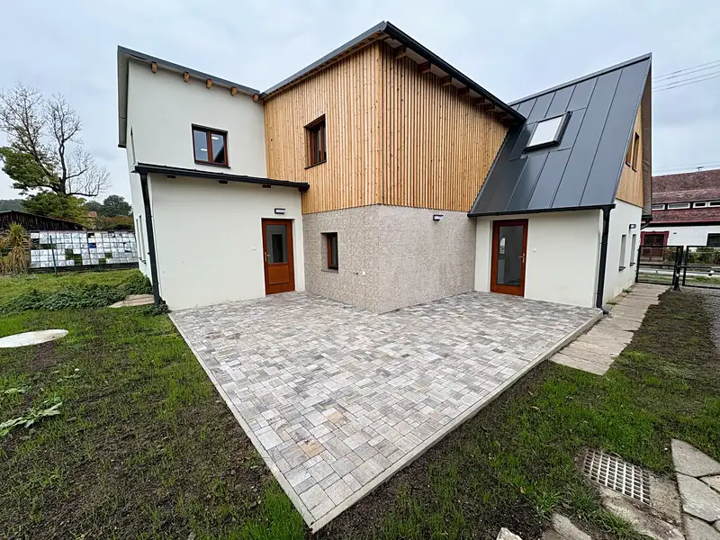 Prodej rodinného domu 253 m², pozemek 963 m², Šluknov – náhled fotky 2