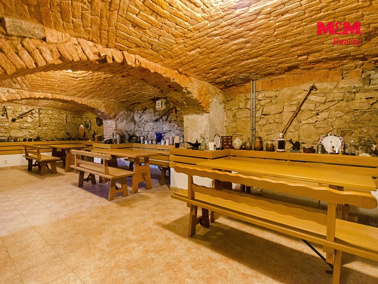 Комерційне приміщення на продаж, 605 м² (5 з 30)