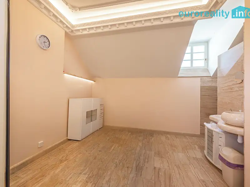 Pronájem obchodního prostoru 20 m², Karlovy Vary – náhled fotky 2